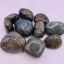 Load image into Gallery viewer, Labradorite Tumble Stones