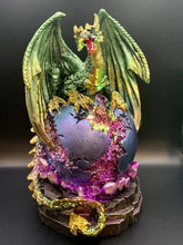 Load image into Gallery viewer, Dark Legends LED Geode Plinth Dragon Egg

